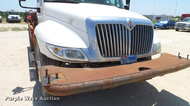 image for item DA6785 2005 International DuraStar 4300 flatbed truck