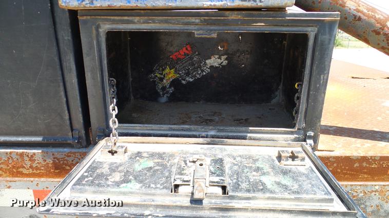 image for item DA6785 2005 International DuraStar 4300 flatbed truck