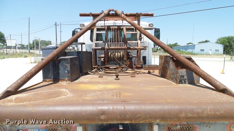 image for item DA6785 2005 International DuraStar 4300 flatbed truck