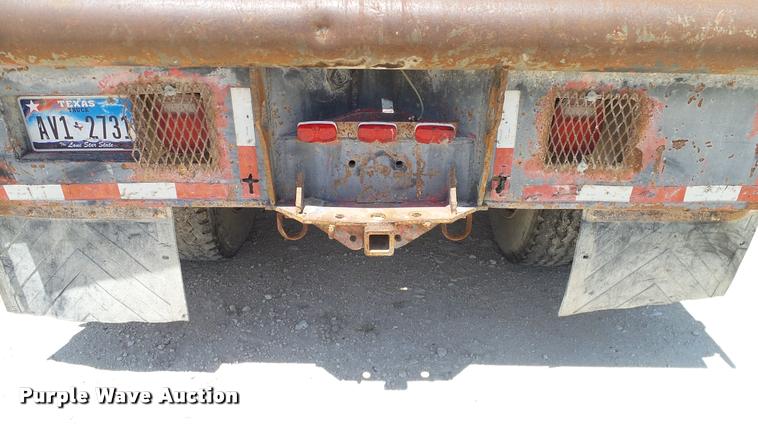 image for item DA6785 2005 International DuraStar 4300 flatbed truck