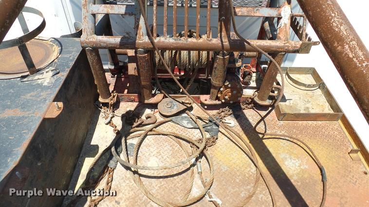 image for item DA6785 2005 International DuraStar 4300 flatbed truck