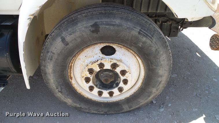 image for item DA6785 2005 International DuraStar 4300 flatbed truck