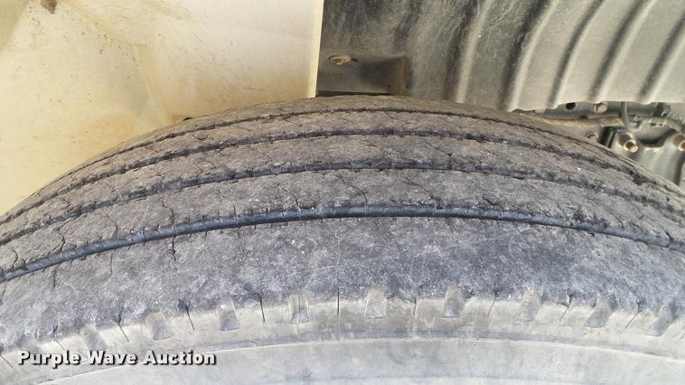 image for item DA6785 2005 International DuraStar 4300 flatbed truck