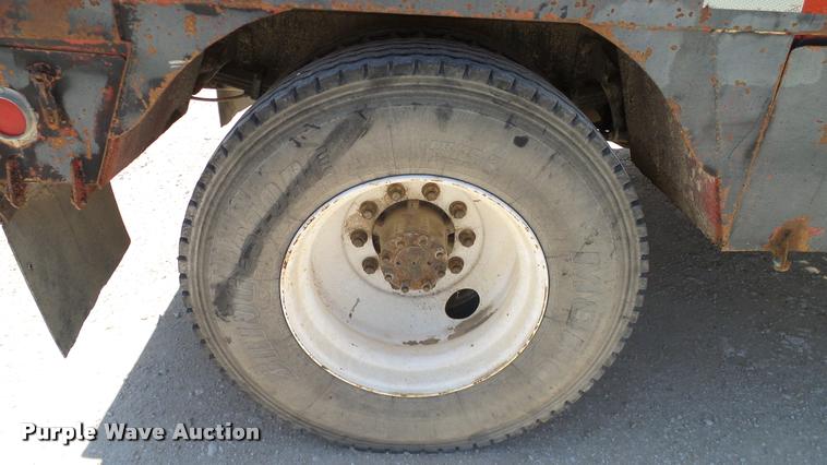 image for item DA6785 2005 International DuraStar 4300 flatbed truck