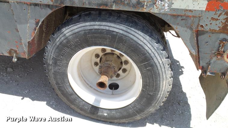 image for item DA6785 2005 International DuraStar 4300 flatbed truck