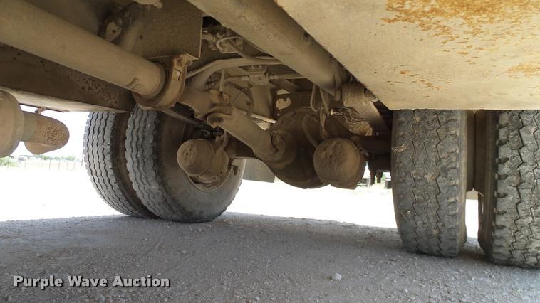 image for item DA6785 2005 International DuraStar 4300 flatbed truck