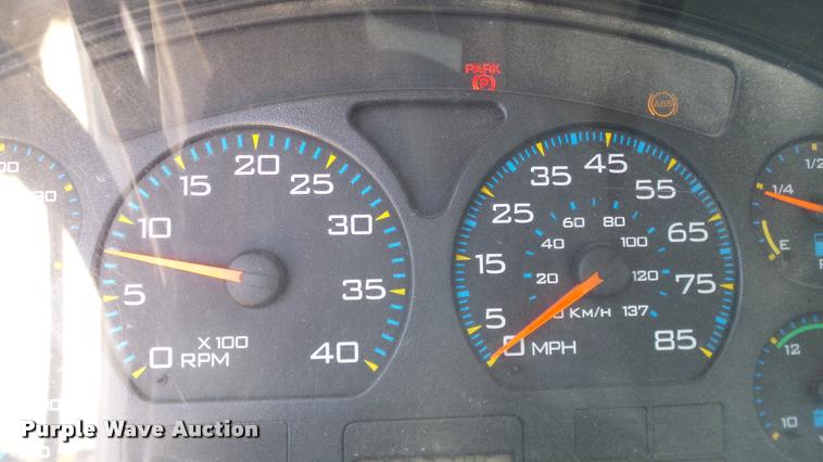 image for item DA6786 2004 International DuraStar 4300 winch truck