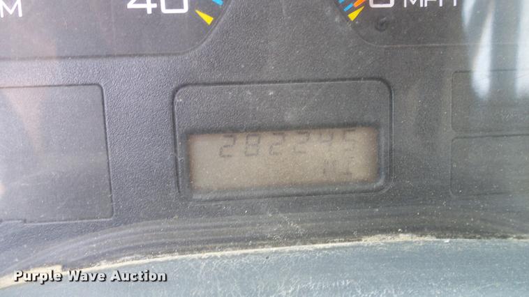 image for item DA6786 2004 International DuraStar 4300 winch truck