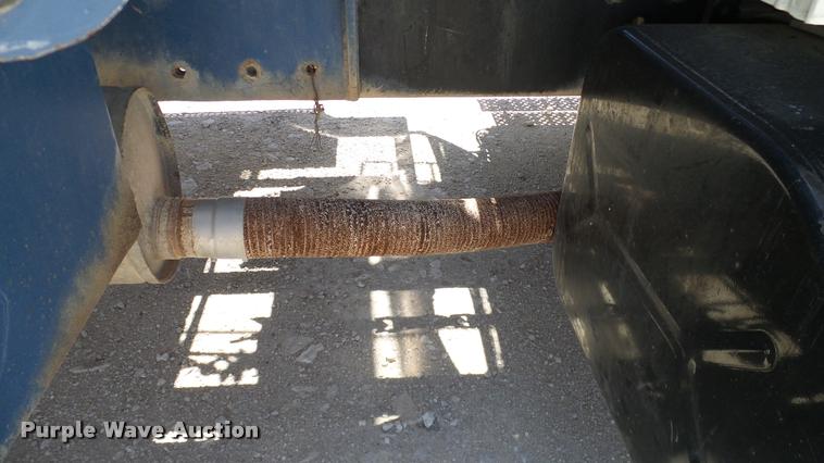 image for item DA6786 2004 International DuraStar 4300 winch truck