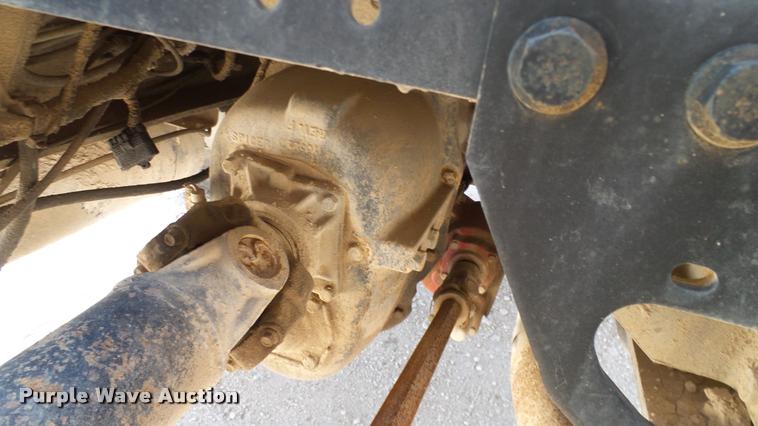 image for item DA6786 2004 International DuraStar 4300 winch truck