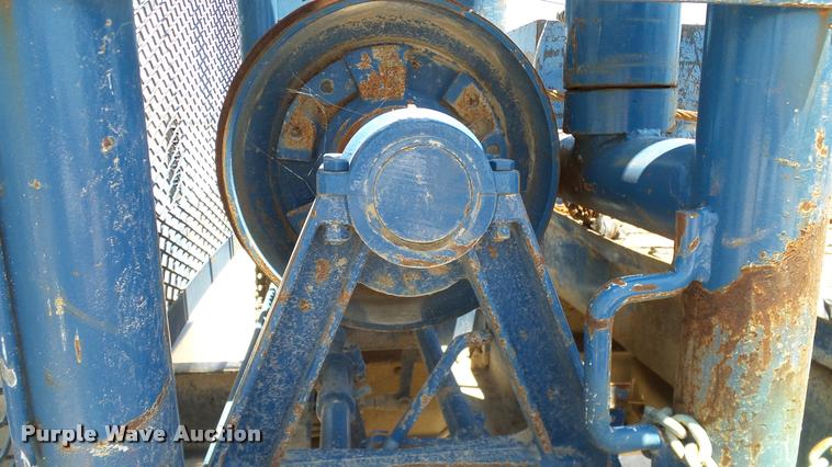 image for item DA6786 2004 International DuraStar 4300 winch truck