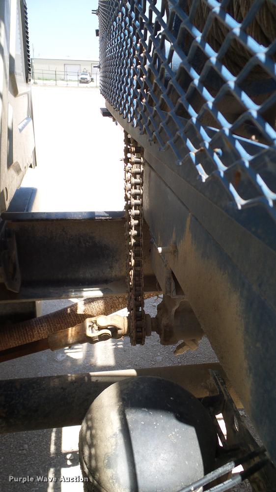 image for item DA6786 2004 International DuraStar 4300 winch truck