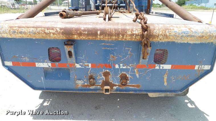 image for item DA6786 2004 International DuraStar 4300 winch truck