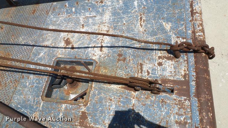 image for item DA6786 2004 International DuraStar 4300 winch truck