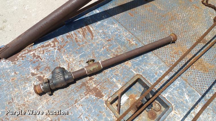 image for item DA6786 2004 International DuraStar 4300 winch truck