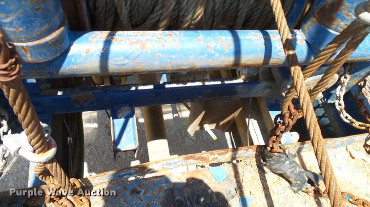 image for item DA6786 2004 International DuraStar 4300 winch truck