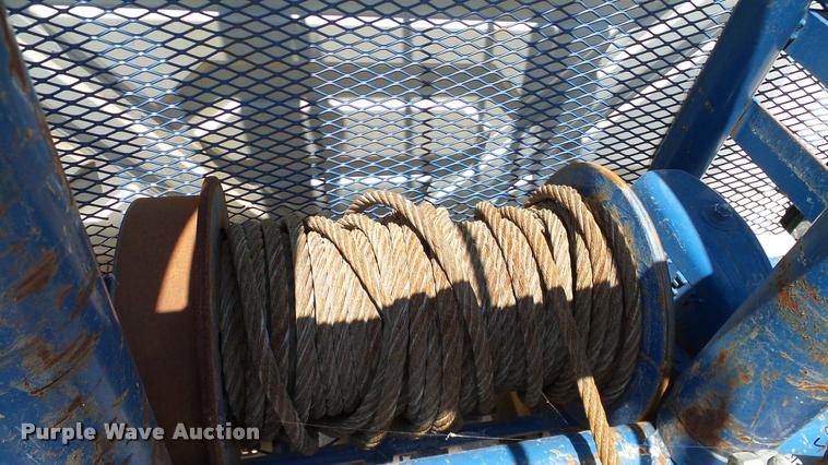 image for item DA6786 2004 International DuraStar 4300 winch truck