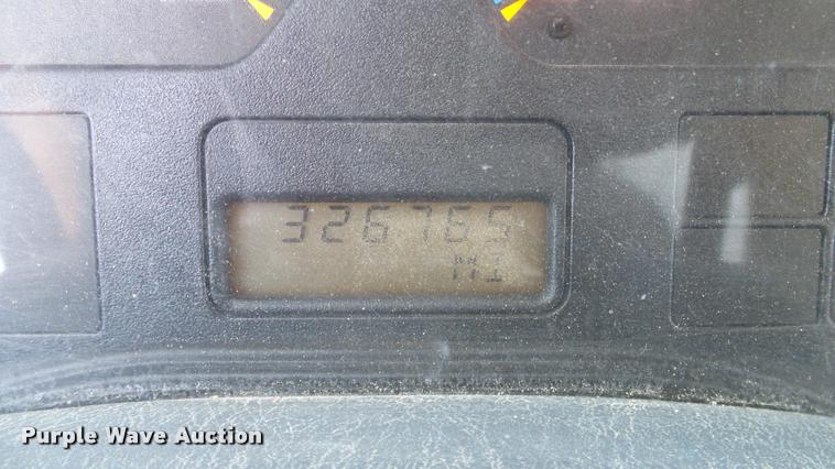 image for item DA6787 2004 International DuraStar 4400 winch truck