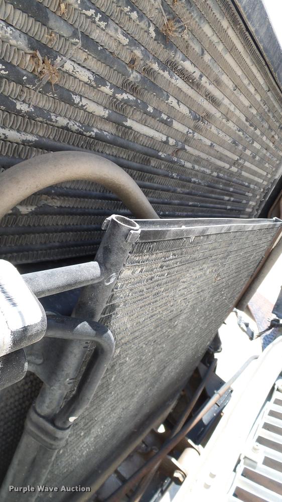 image for item DA6787 2004 International DuraStar 4400 winch truck