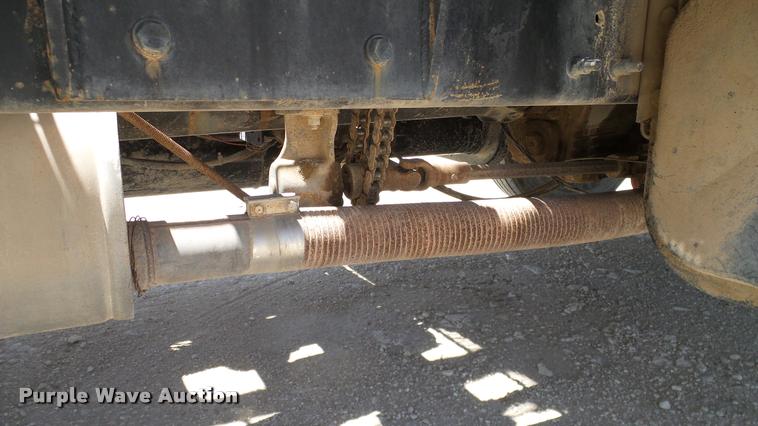 image for item DA6787 2004 International DuraStar 4400 winch truck