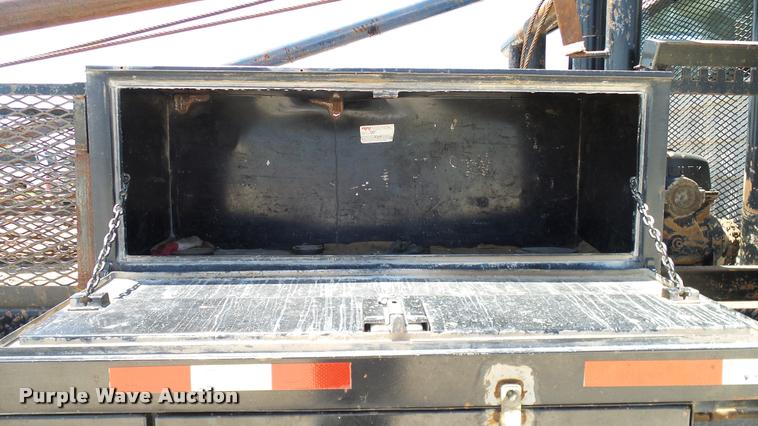 image for item DA6787 2004 International DuraStar 4400 winch truck