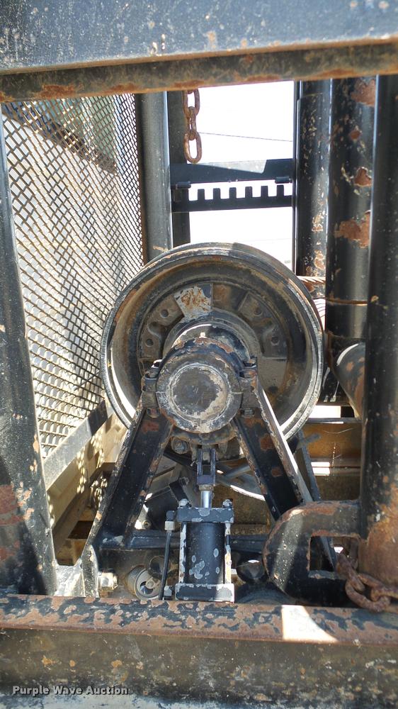 image for item DA6787 2004 International DuraStar 4400 winch truck