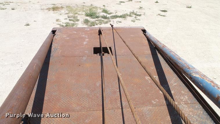 image for item DA6787 2004 International DuraStar 4400 winch truck