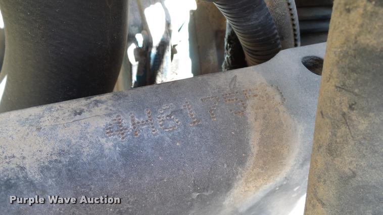 image for item DA6787 2004 International DuraStar 4400 winch truck