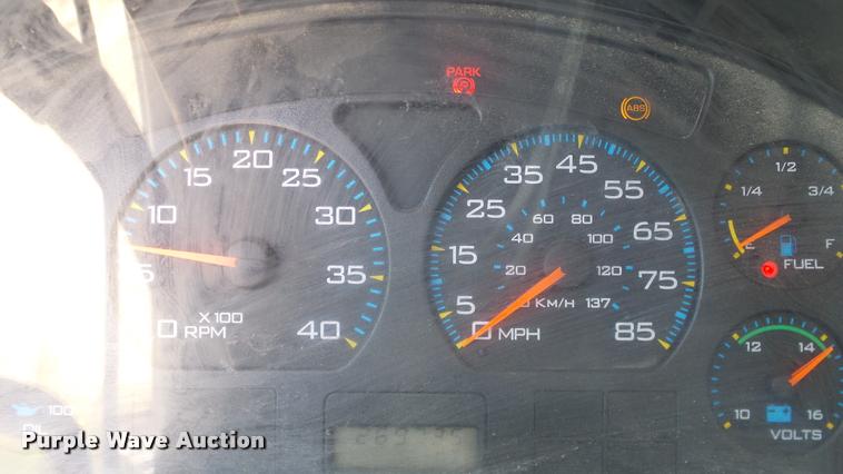 image for item DA6788 2004 International DuraStar 4300 winch truck