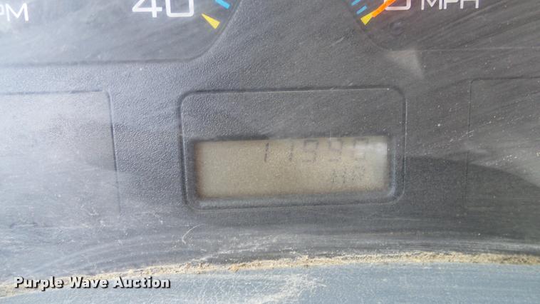 image for item DA6788 2004 International DuraStar 4300 winch truck