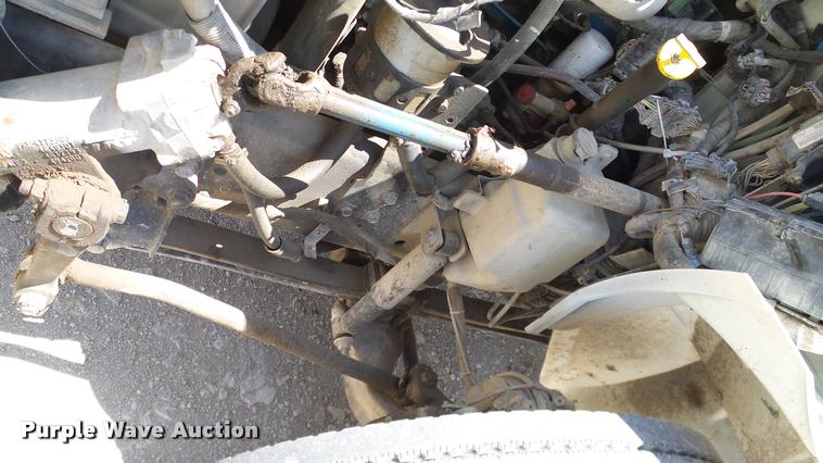 image for item DA6788 2004 International DuraStar 4300 winch truck