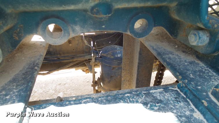 image for item DA6788 2004 International DuraStar 4300 winch truck