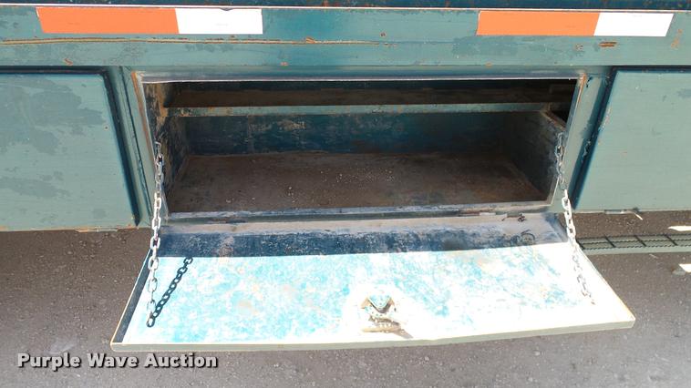 image for item DA6788 2004 International DuraStar 4300 winch truck