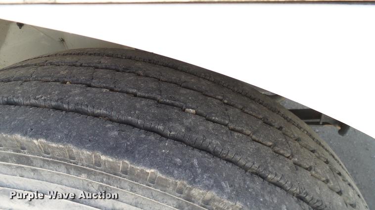 image for item DA6788 2004 International DuraStar 4300 winch truck