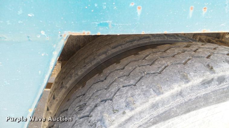 image for item DA6788 2004 International DuraStar 4300 winch truck