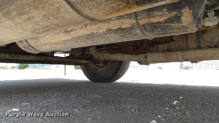 image for item DA6788 2004 International DuraStar 4300 winch truck