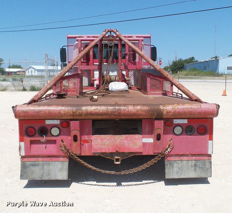 image for item DA6790 2004 International DuraStar 4300 winch truck