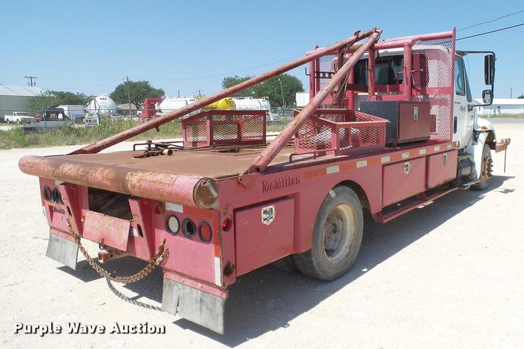 image for item DA6790 2004 International DuraStar 4300 winch truck