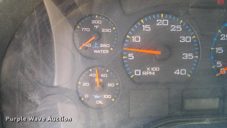 image for item DA6790 2004 International DuraStar 4300 winch truck