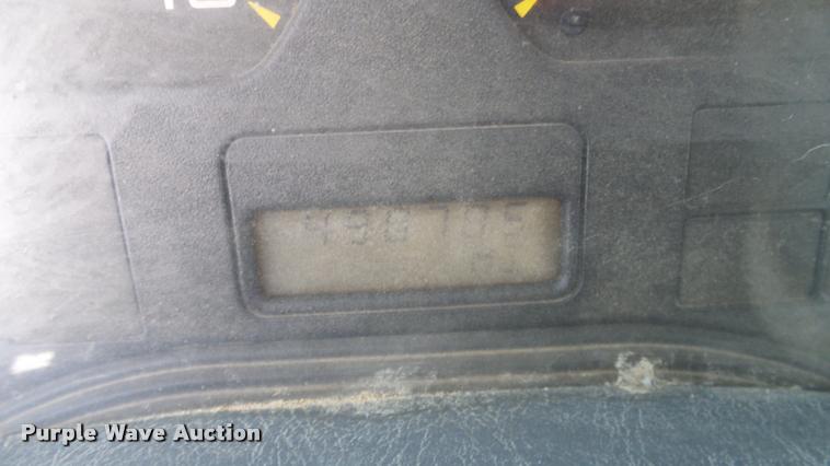 image for item DA6790 2004 International DuraStar 4300 winch truck