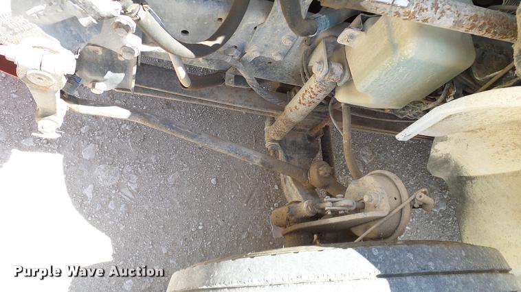 image for item DA6790 2004 International DuraStar 4300 winch truck