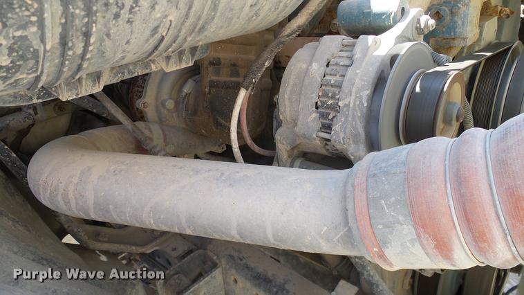 image for item DA6790 2004 International DuraStar 4300 winch truck