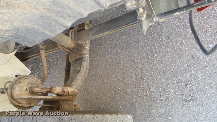 image for item DA6790 2004 International DuraStar 4300 winch truck