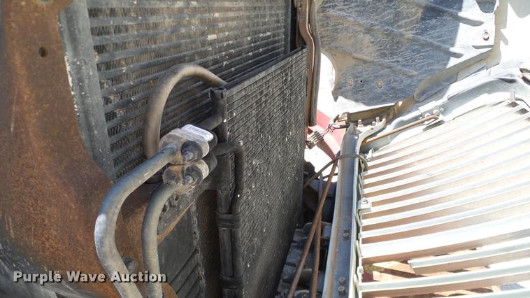 image for item DA6790 2004 International DuraStar 4300 winch truck