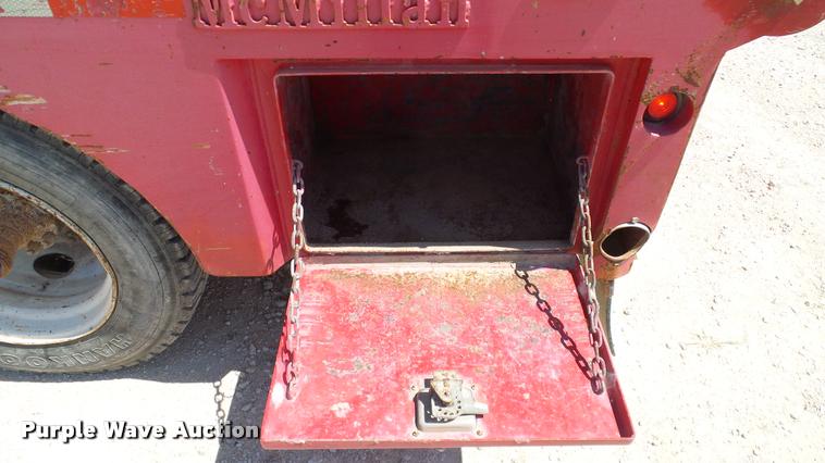 image for item DA6790 2004 International DuraStar 4300 winch truck