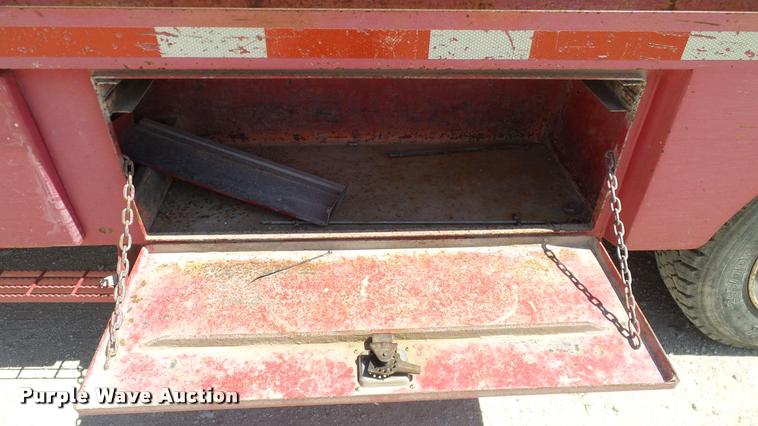 image for item DA6790 2004 International DuraStar 4300 winch truck