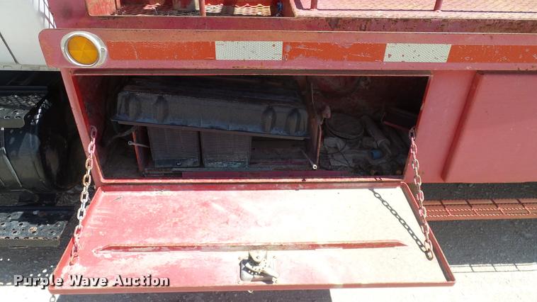 image for item DA6790 2004 International DuraStar 4300 winch truck