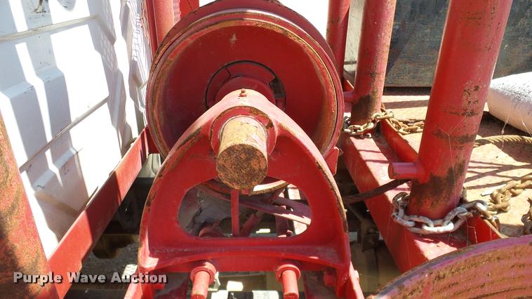 image for item DA6790 2004 International DuraStar 4300 winch truck