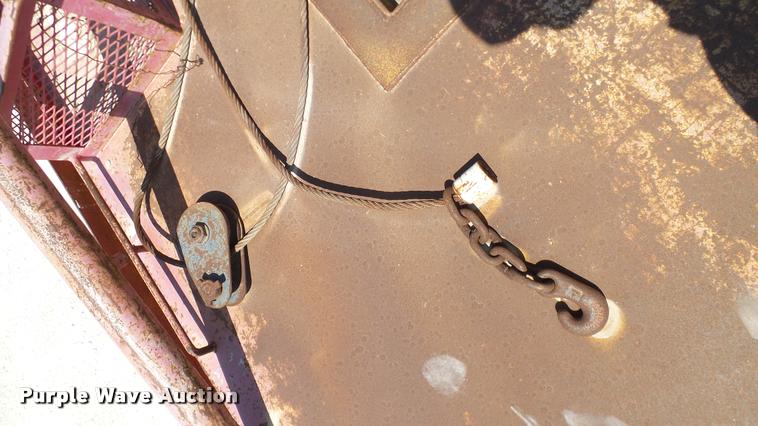 image for item DA6790 2004 International DuraStar 4300 winch truck