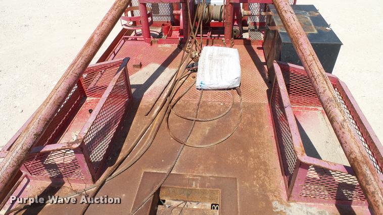 image for item DA6790 2004 International DuraStar 4300 winch truck